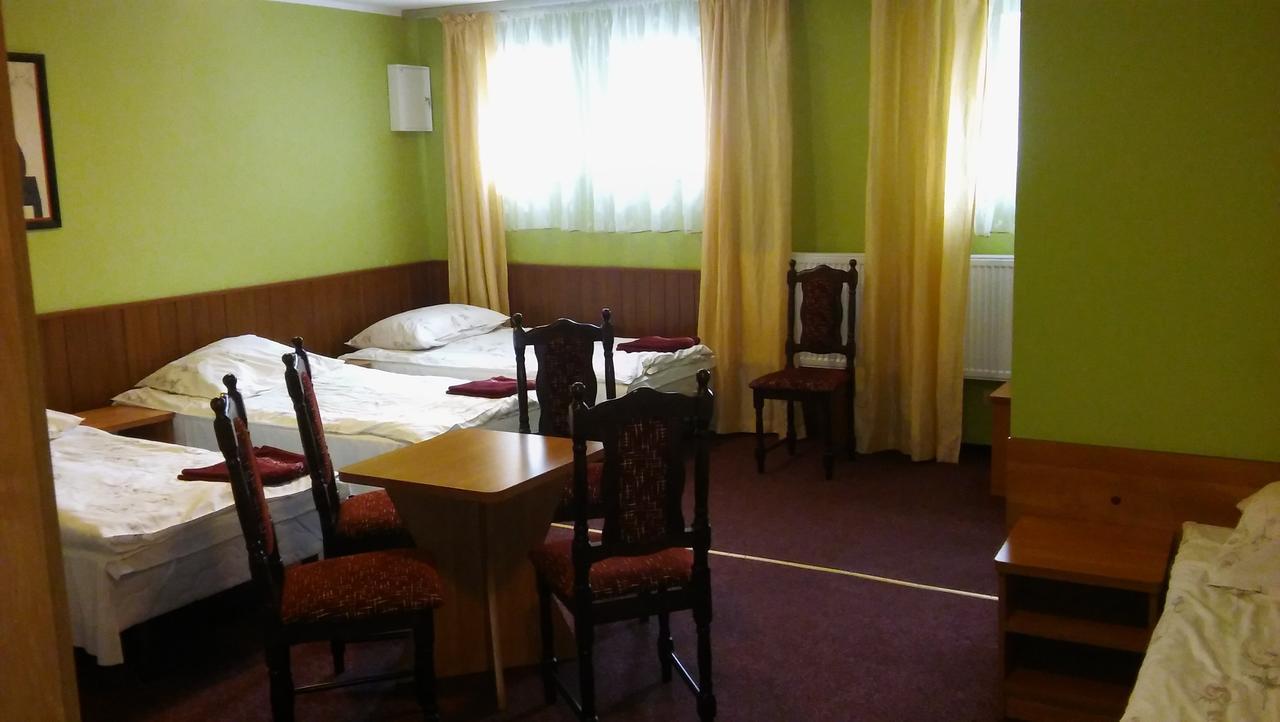 Hotel Kakadu Конин Екстериор снимка