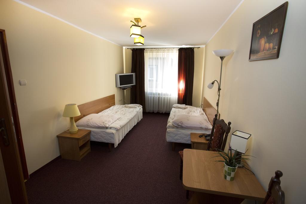 Hotel Kakadu Конин Екстериор снимка