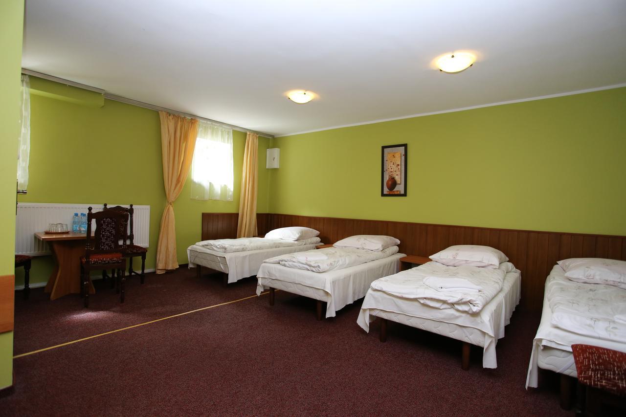 Hotel Kakadu Конин Екстериор снимка