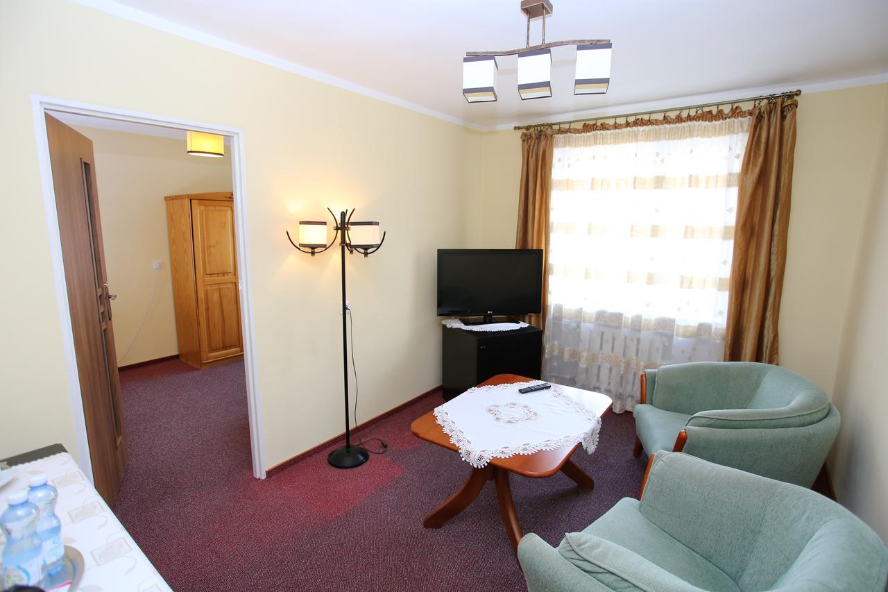 Hotel Kakadu Конин Екстериор снимка