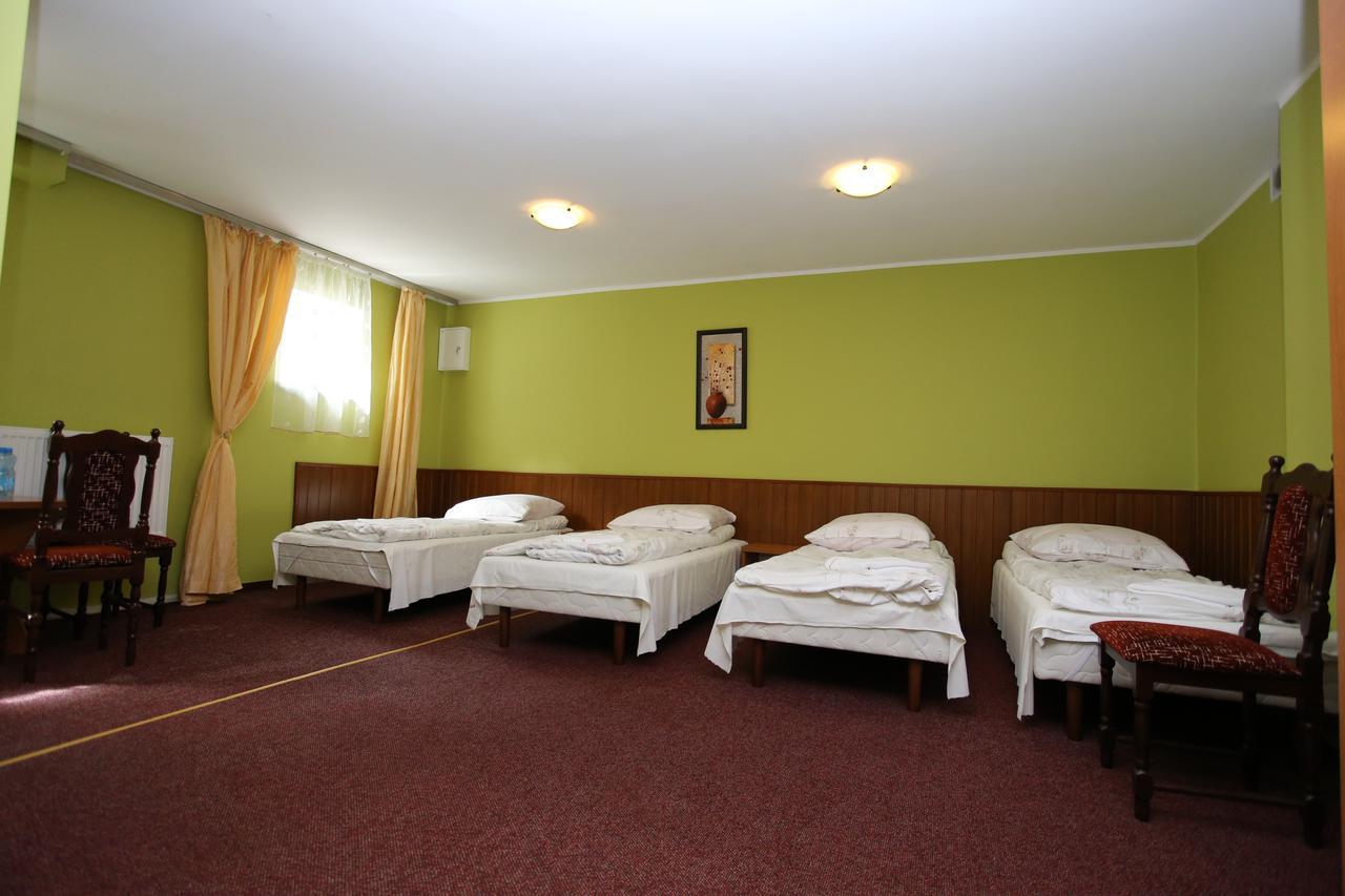 Hotel Kakadu Конин Екстериор снимка
