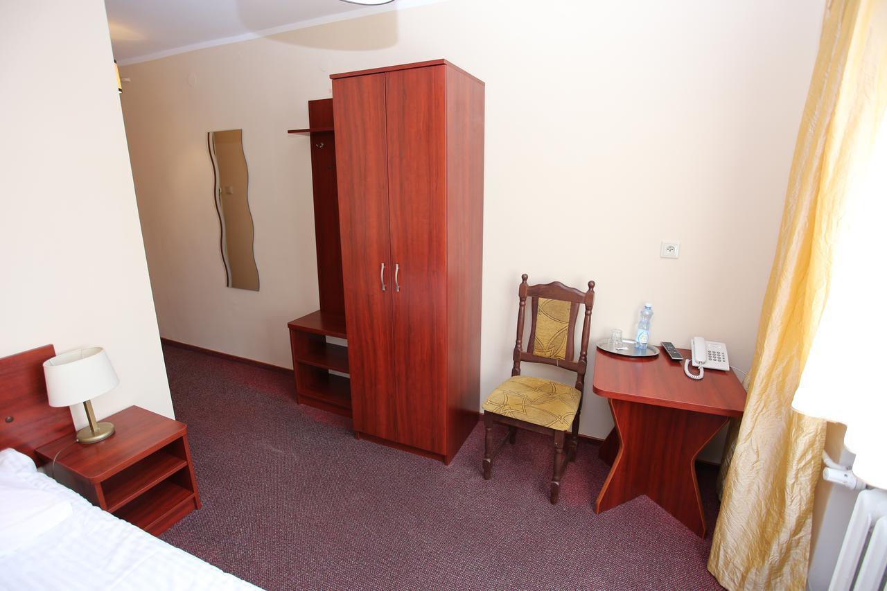 Hotel Kakadu Конин Екстериор снимка