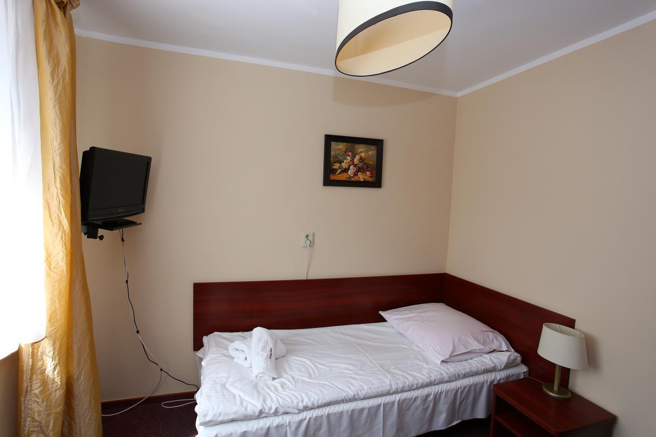 Hotel Kakadu Конин Екстериор снимка
