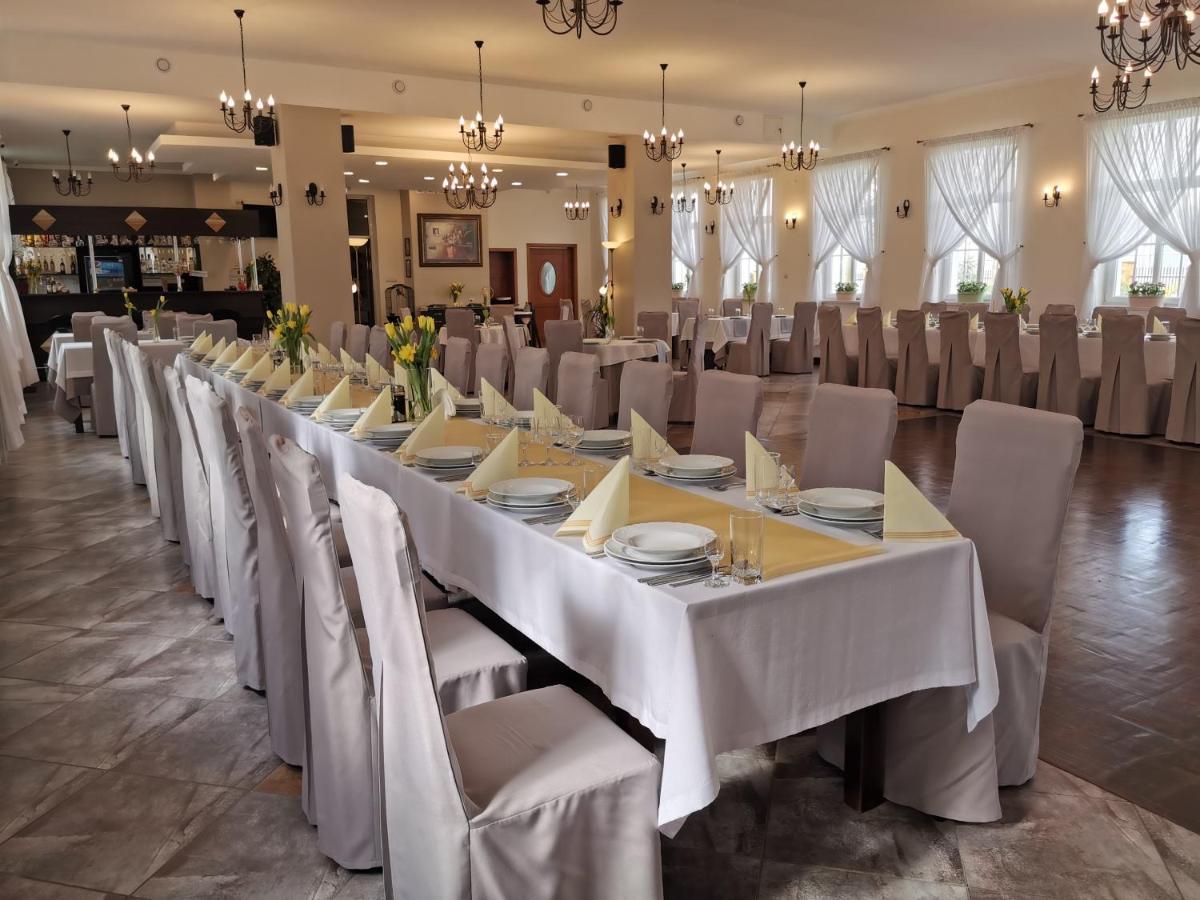 Hotel Kakadu Конин Екстериор снимка